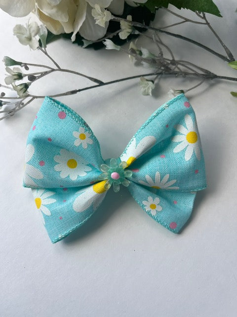 Teal daisy butterfly pinch center clip in hair bow